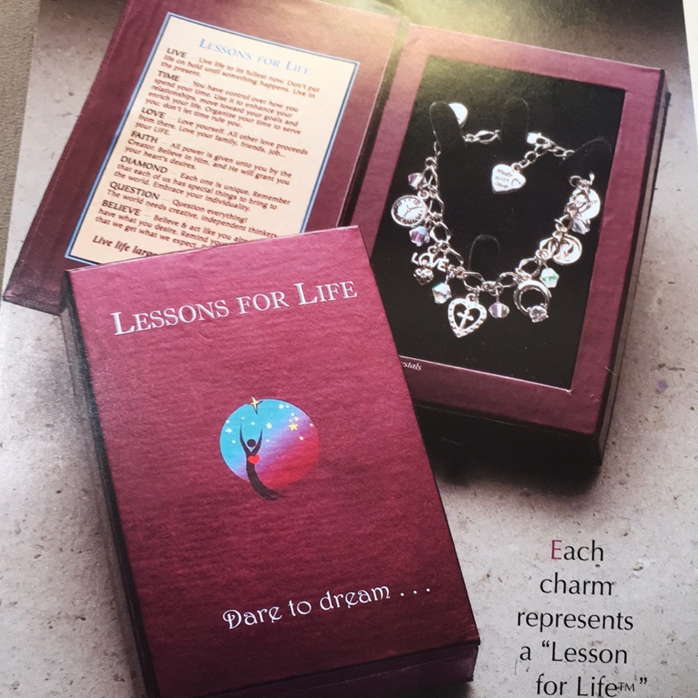 Great gift! NWOT Original charm bracelet w message